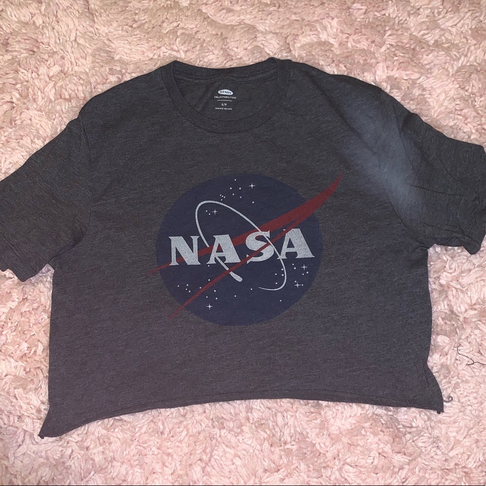 cute cropped shirt, great for teens